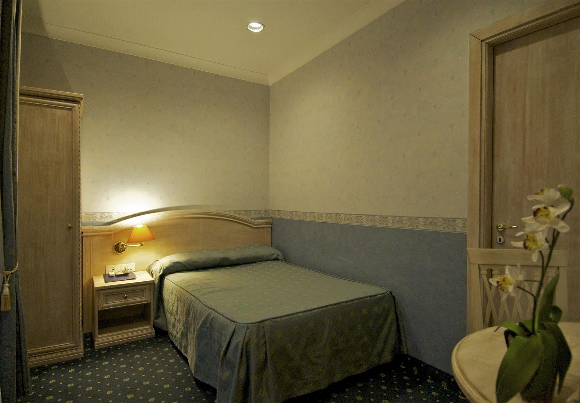 Piccolo Imperiale Bed & Breakfast Roma Dış mekan fotoğraf